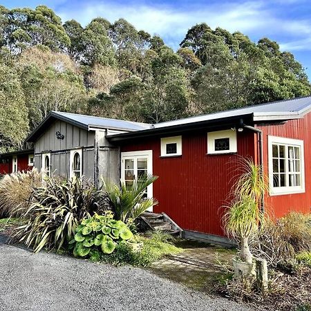 Oakura Pond Cottage - A Unique Kiwi Holiday Bach מראה חיצוני תמונה